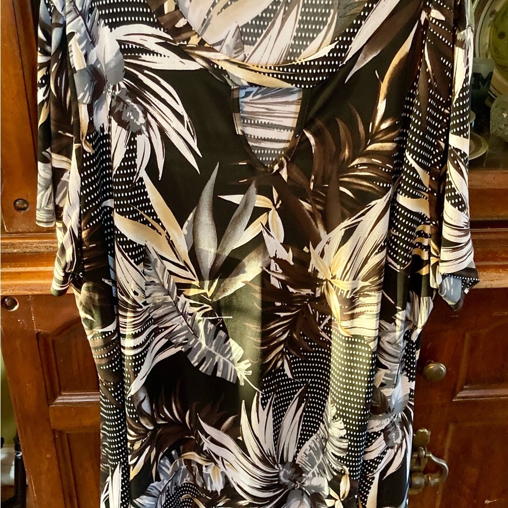 Hamilton Abstract Pattern Top- Black, White, Tan 2X
